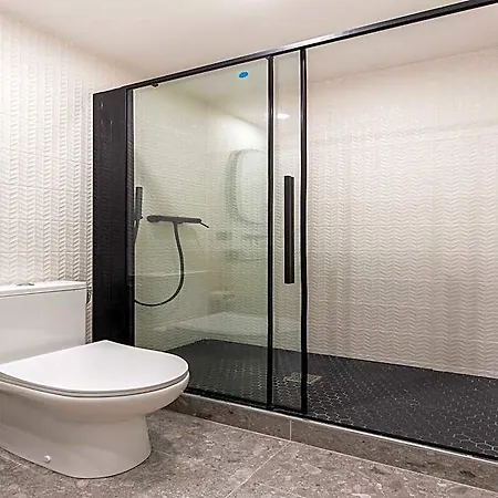 Hotel Peaceful In Beaugrenelle Paris